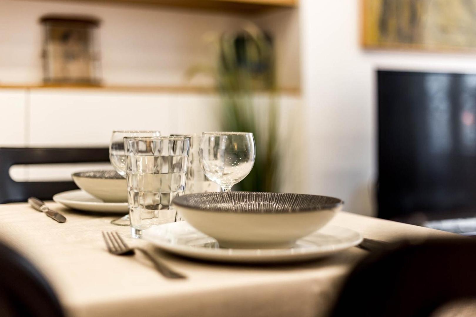 The Charming, Comfortable Charlemagne Ail Apartment *